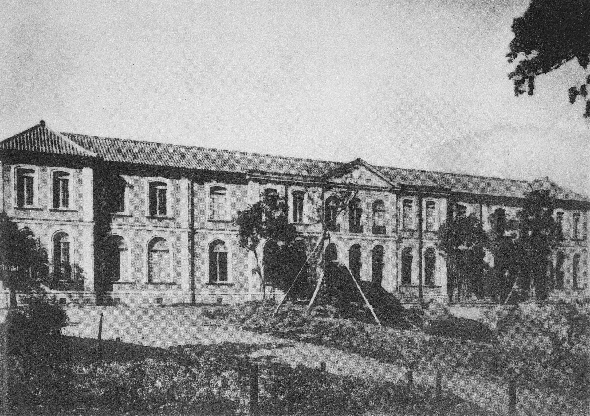 1887年に建てられた高等師範学校の校舎